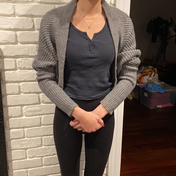 Grey “shrug” sweater from Club Monaco. Size XS. - Picture 5 of 5